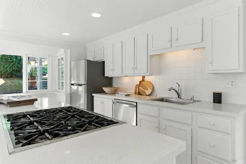 $2,700,000 | 3337 Shoreline Highway, Stinson Beach, CA 94970