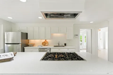 $2,700,000 | 3337 Shoreline Highway, Stinson Beach, CA 94970