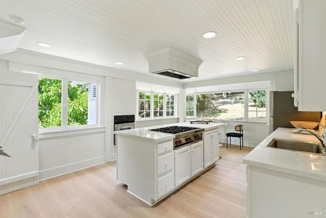 $2,700,000 | 3337 Shoreline Highway, Stinson Beach, CA 94970