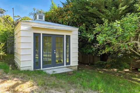 $2,700,000 | 3337 Shoreline Highway, Stinson Beach, CA 94970
