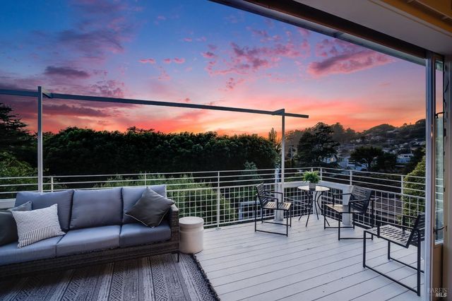 $2,700,000 | 3337 Shoreline Highway, Stinson Beach, CA 94970