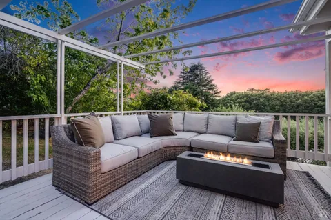 $2,700,000 | 3337 Shoreline Highway, Stinson Beach, CA 94970