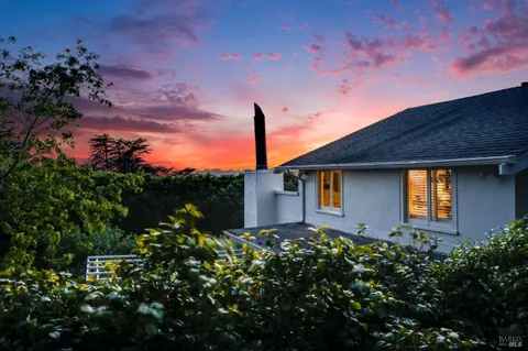 $2,700,000 | 3337 Shoreline Highway, Stinson Beach, CA 94970