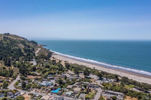 $2,700,000 | 3337 Shoreline Highway, Stinson Beach, CA 94970