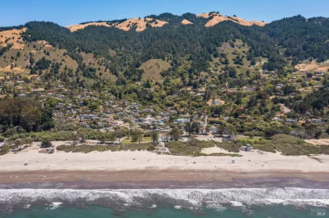 $2,700,000 | 3337 Shoreline Highway, Stinson Beach, CA 94970