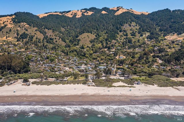 $2,700,000 | 3337 Shoreline Highway, Stinson Beach, CA 94970