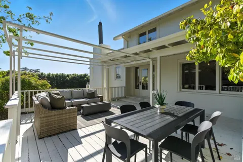 $2,700,000 | 3337 Shoreline Highway, Stinson Beach, CA 94970