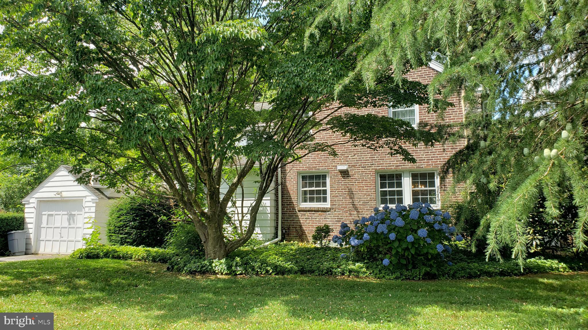 10 Green Valley Road Wallingford, PA 19086 - Photo 3 of 29