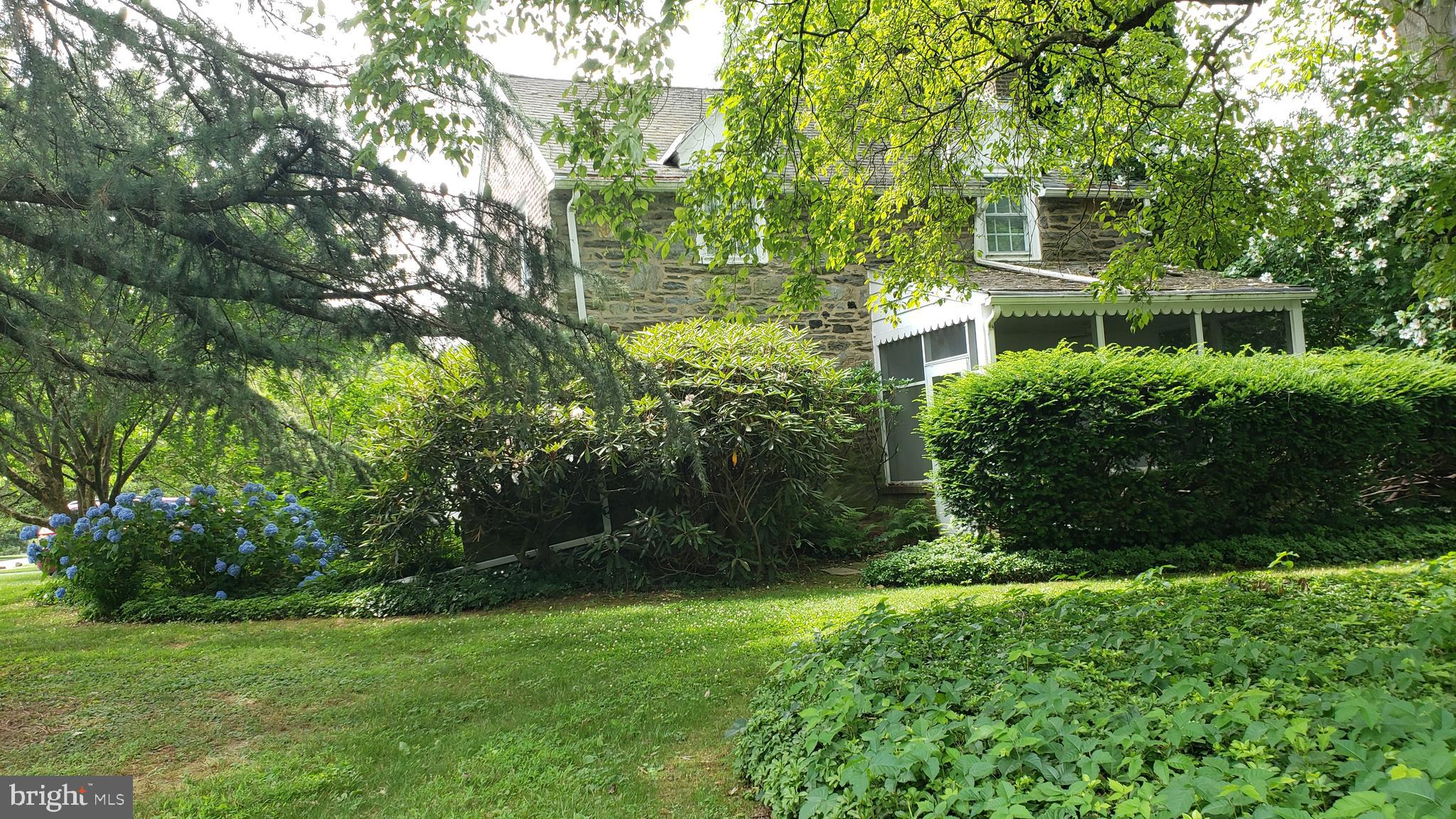 10 Green Valley Road Wallingford, PA 19086 - Photo 4 of 29