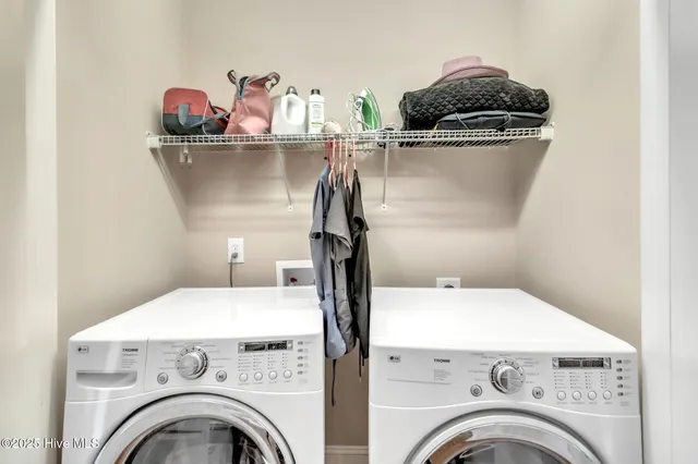 $1,600 | 124 Gallery Drive, Unit 302, Spring Lake, NC 28390