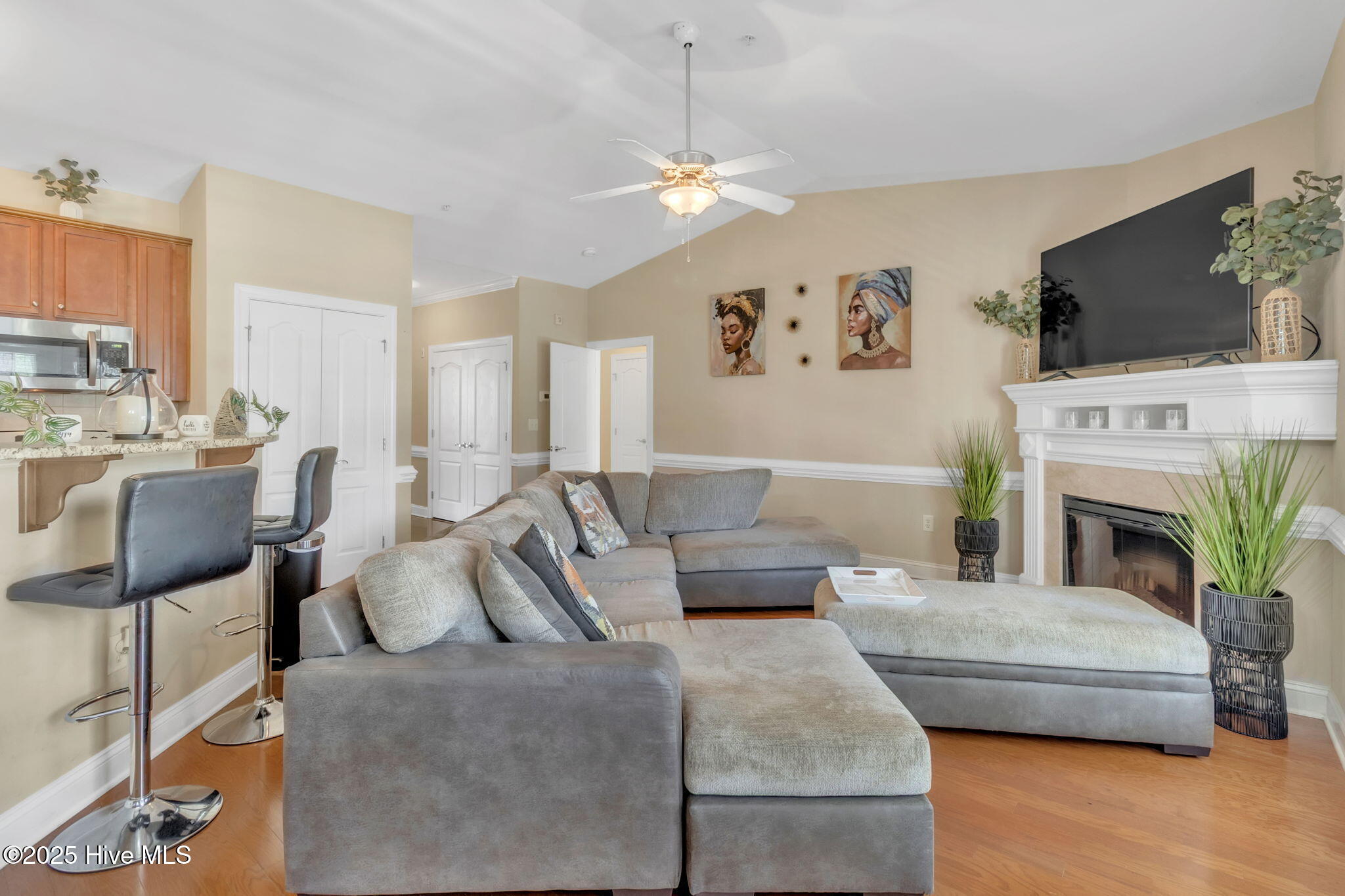 124 Gallery Drive, Unit 302 Spring Lake, NC 28390 - Photo 6 of 32 Living Room