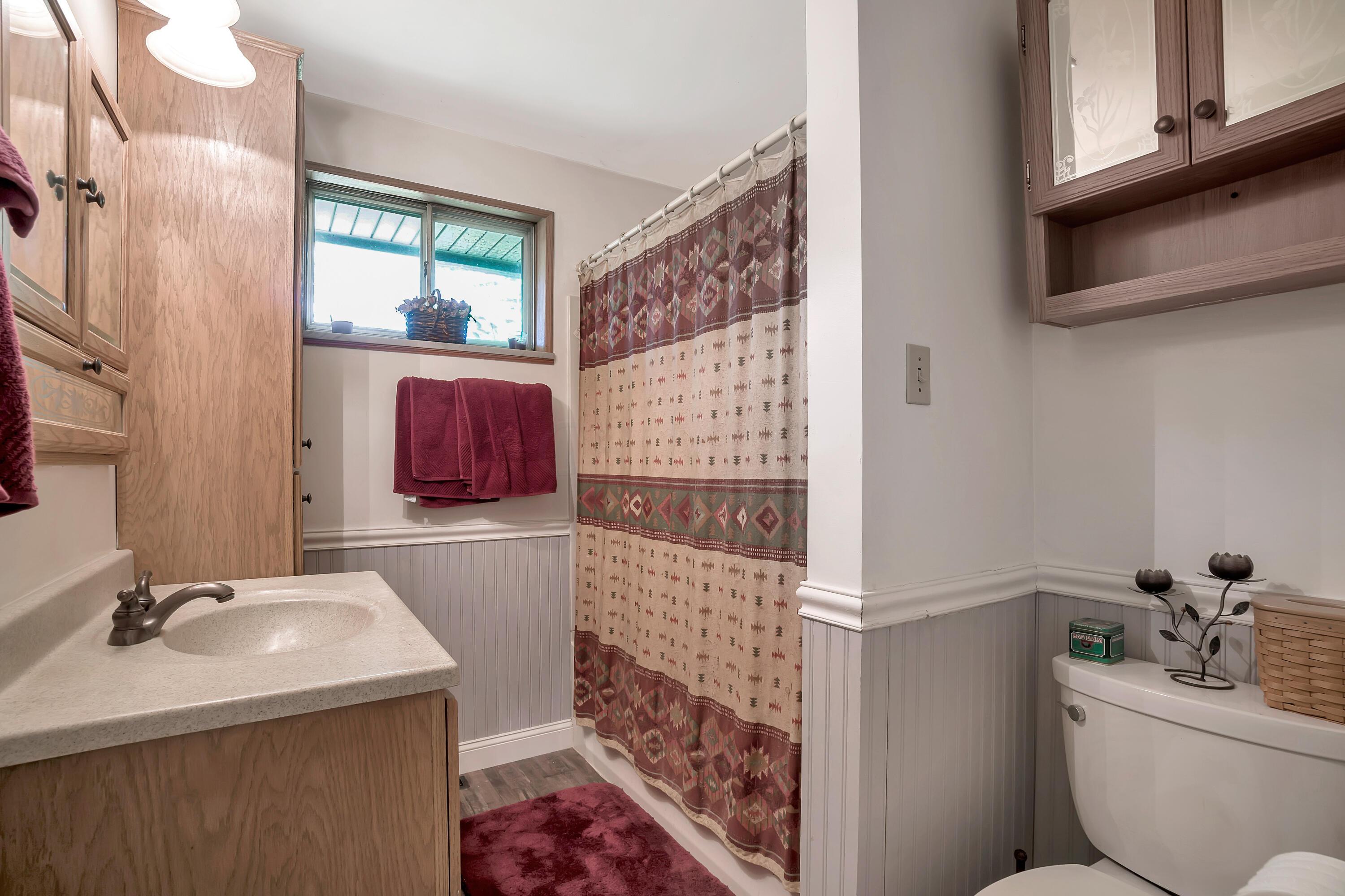 3939 Clotts Road Columbus, OH 43230 - Photo 28 of 50 Full Bath 1