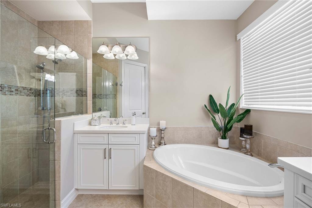 6550 Roma Way Naples, FL 34113 - Photo 21 of 47