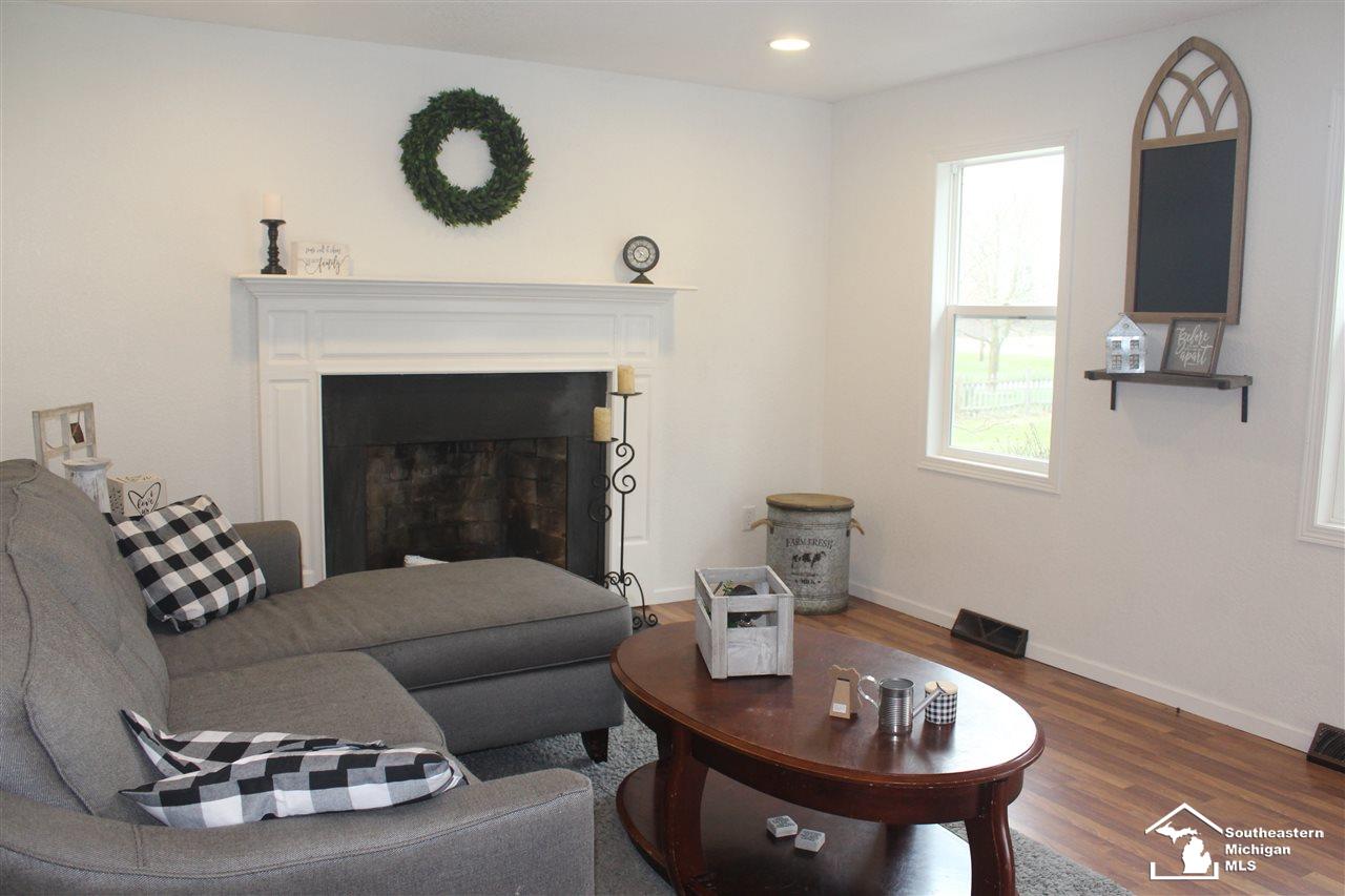 10357 Douglas Road Temperance, MI 48182 - Photo 4 of 11