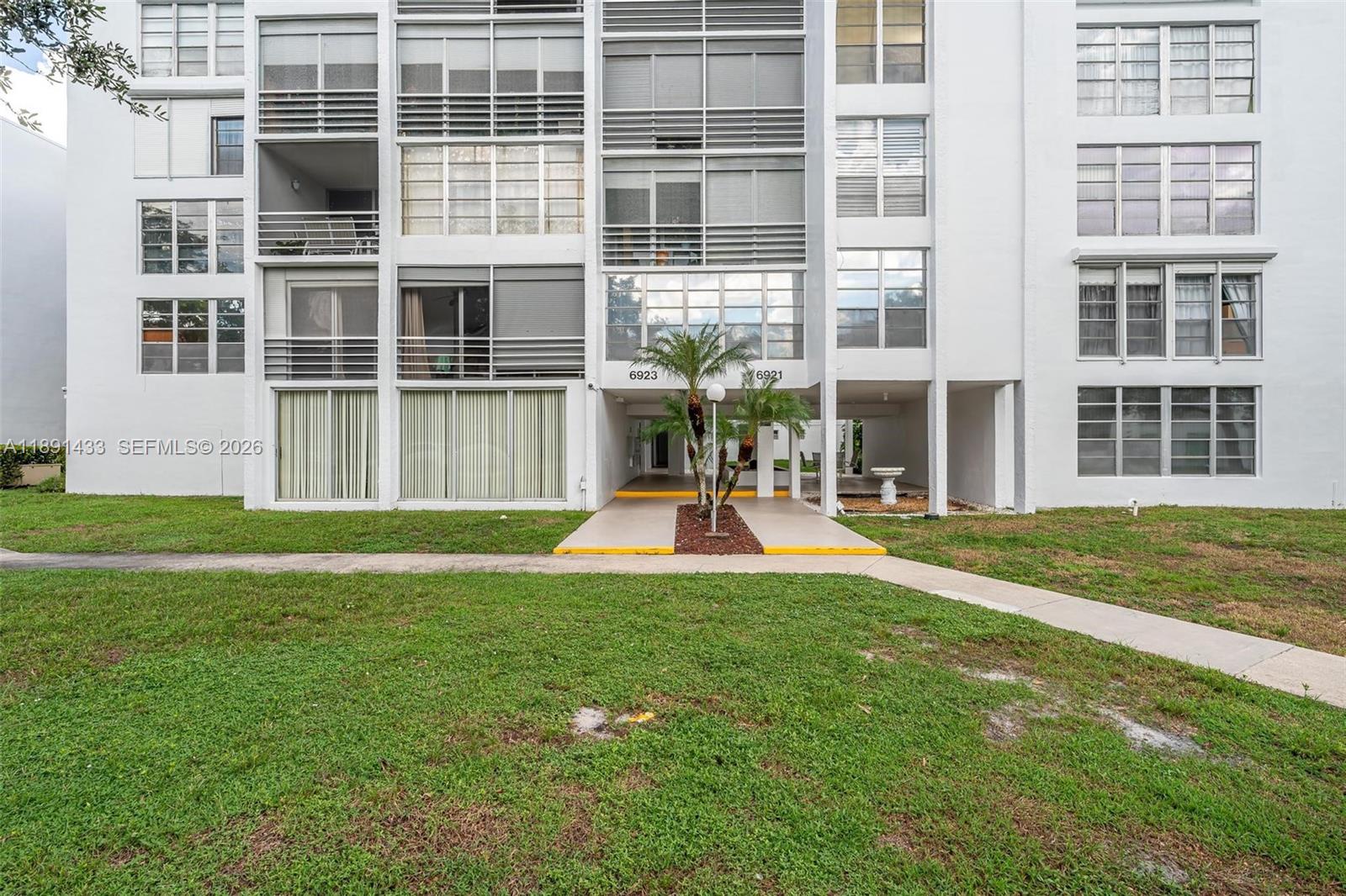 6923 Cypress Road, Unit C12 Plantation, FL 33317 - Photo 33 of 35