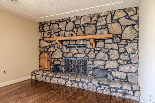 $799,000 | 10637 Hwy Tt, Grovespring, MO 65662