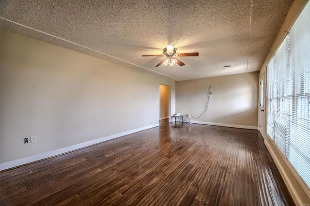 $799,000 | 10637 Hwy Tt, Grovespring, MO 65662