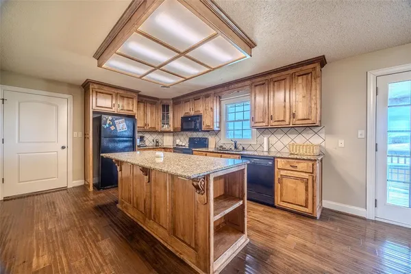 $799,000 | 10637 Hwy Tt, Grovespring, MO 65662