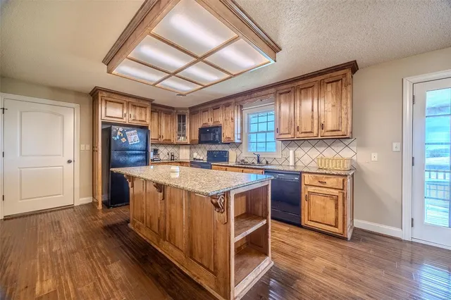 $799,000 | 10637 Hwy Tt, Grovespring, MO 65662