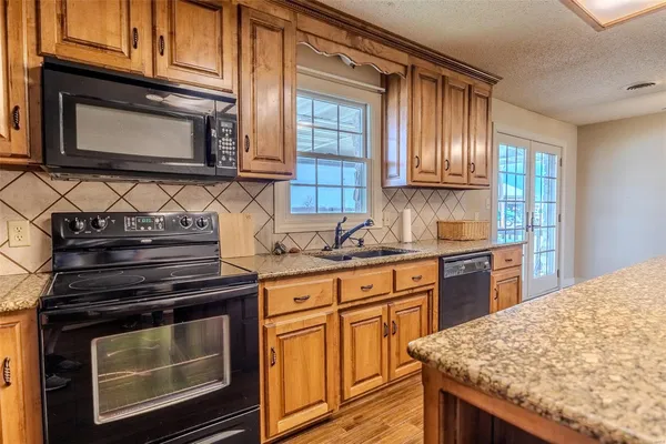 $799,000 | 10637 Hwy Tt, Grovespring, MO 65662