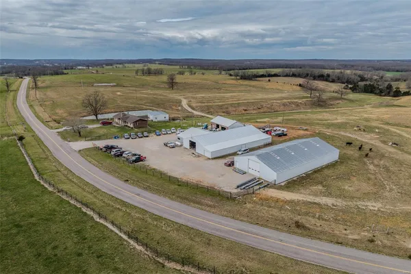 $799,000 | 10637 Hwy Tt, Grovespring, MO 65662