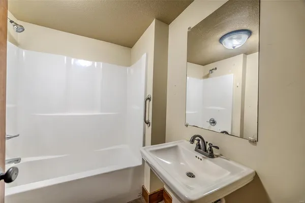 $799,000 | 10637 Hwy Tt, Grovespring, MO 65662