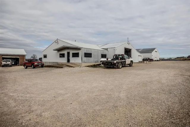 $799,000 | 10637 Hwy Tt, Grovespring, MO 65662