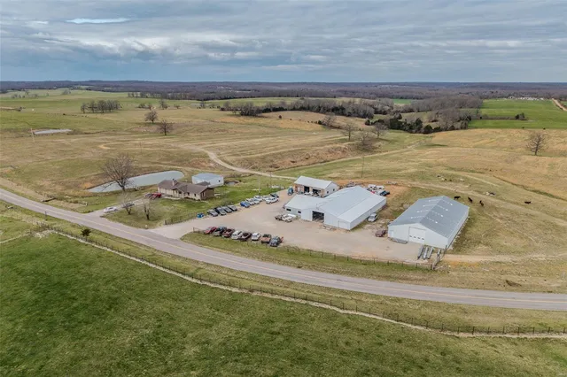 $799,000 | 10637 Hwy Tt, Grovespring, MO 65662