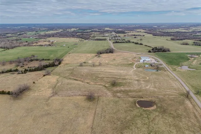 $799,000 | 10637 Hwy Tt, Grovespring, MO 65662