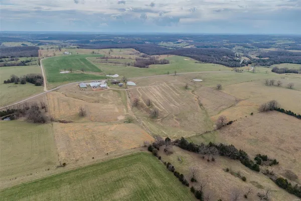 $799,000 | 10637 Hwy Tt, Grovespring, MO 65662