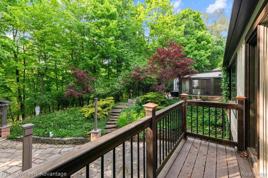 33770 Quaker Valley Road Farmington Hills, MI 48331 - Photo 24 of 31