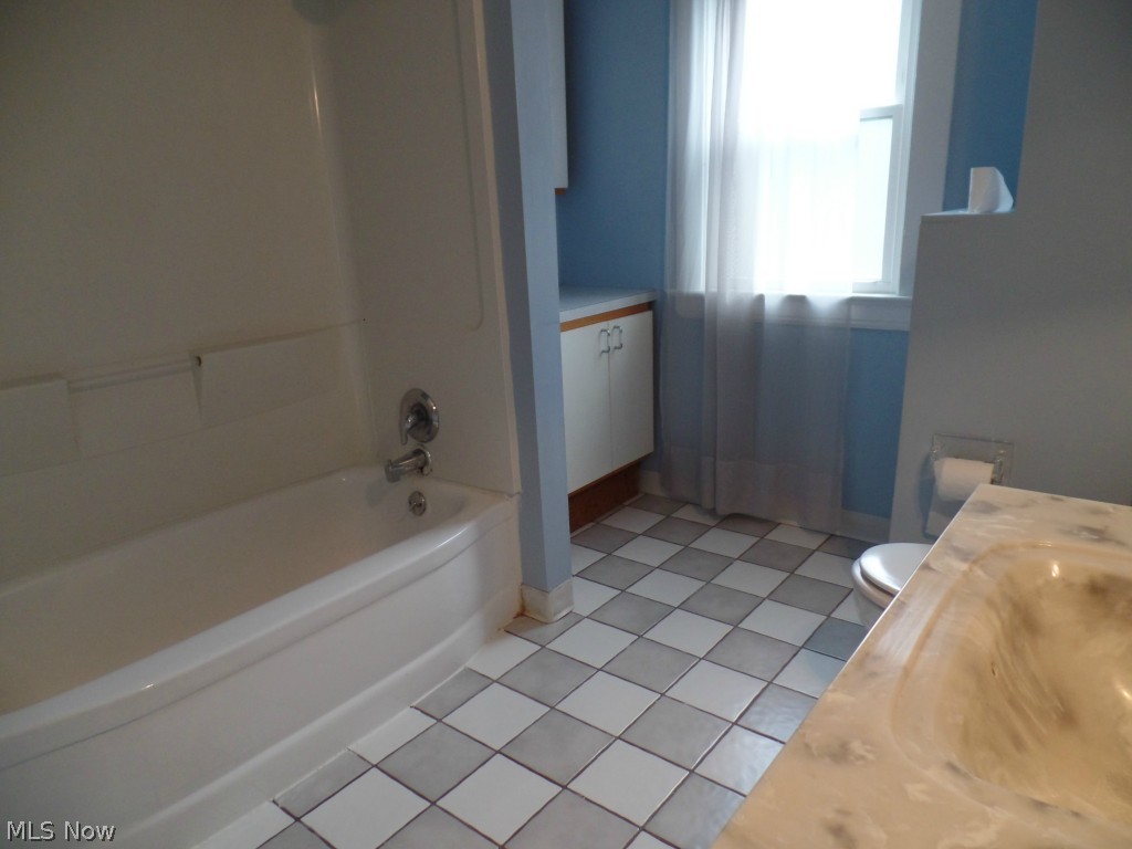 3075 Corydon Road Cleveland, OH 44118 - Photo 12 of 21
