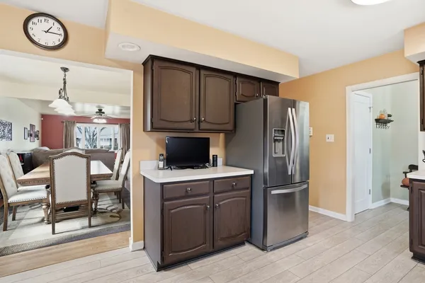 $389,900 | 18439 Locust Street, Lansing, IL 60438