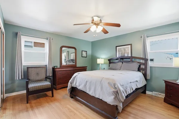 $389,900 | 18439 Locust Street, Lansing, IL 60438