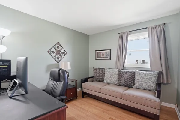 $389,900 | 18439 Locust Street, Lansing, IL 60438