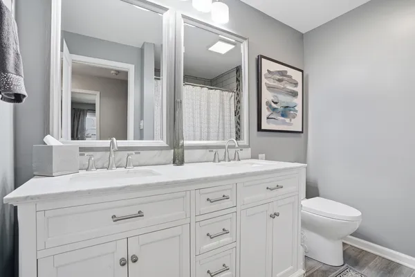 $389,900 | 18439 Locust Street, Lansing, IL 60438