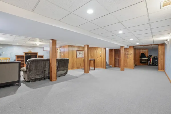 $389,900 | 18439 Locust Street, Lansing, IL 60438