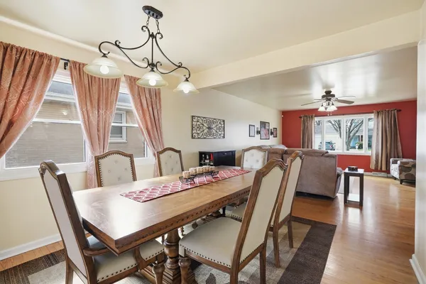 $389,900 | 18439 Locust Street, Lansing, IL 60438