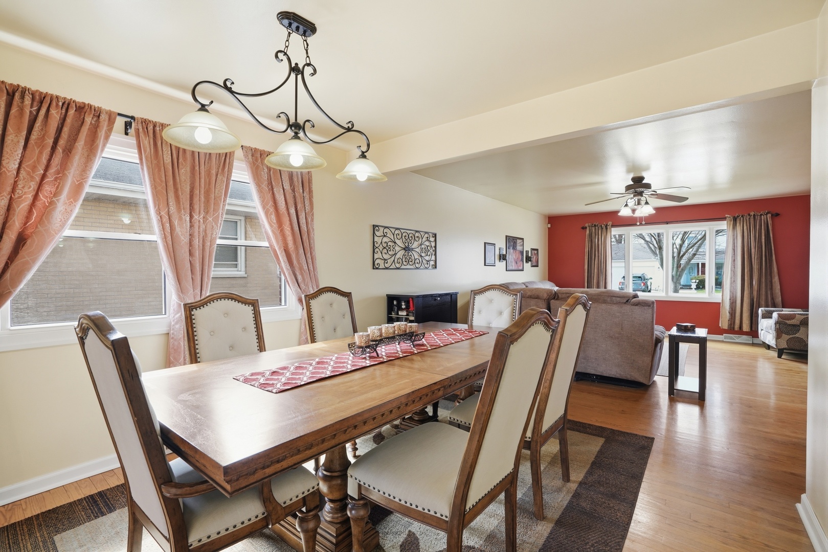 18439 Locust Street Lansing, IL 60438 - Photo 5 of 38