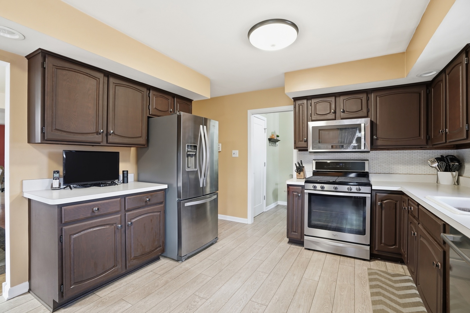 18439 Locust Street Lansing, IL 60438 - Photo 7 of 38