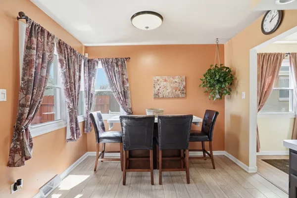 $389,900 | 18439 Locust Street, Lansing, IL 60438