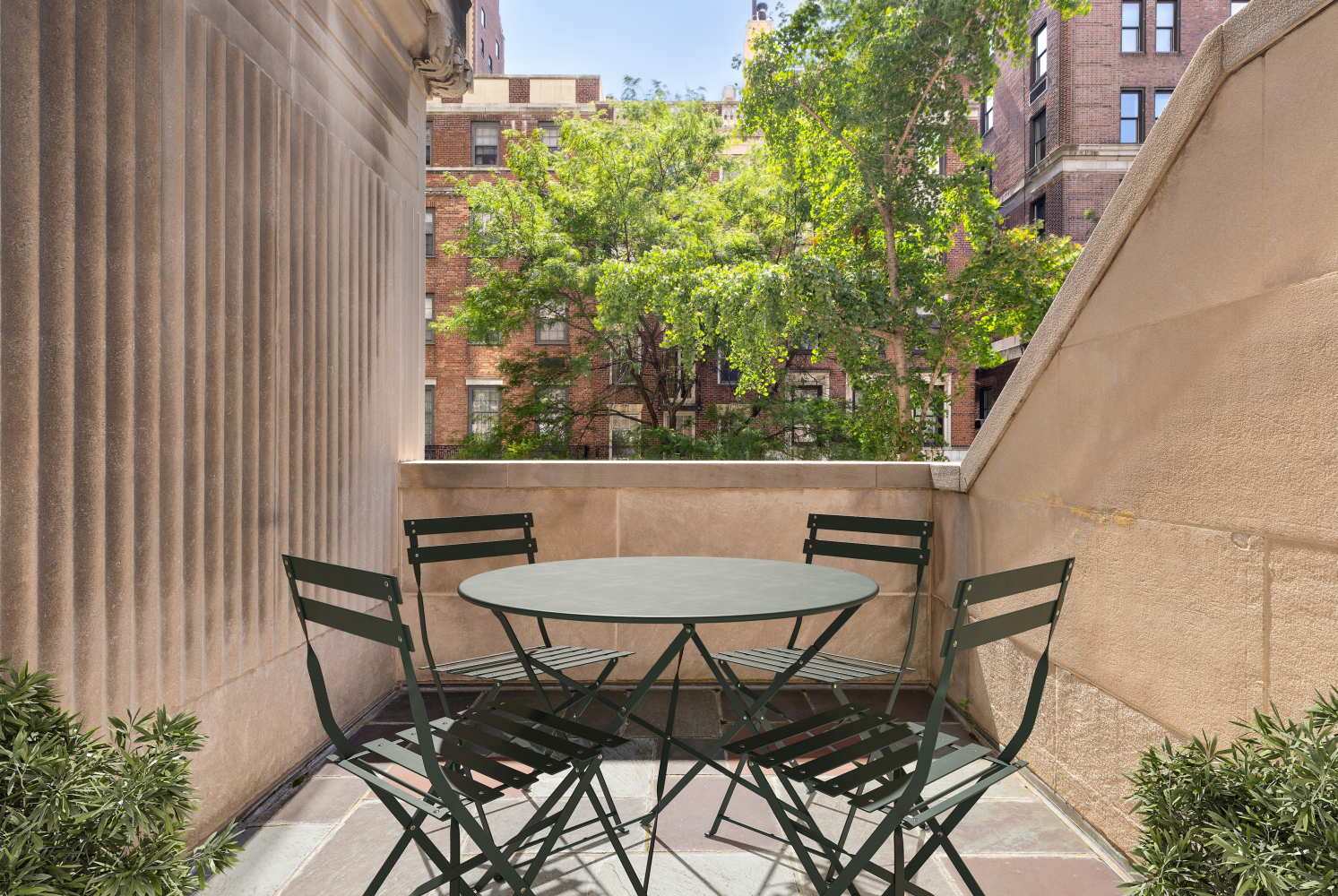 740 Park Avenue, Unit 2/3D Manhattan, NY 10021 - Photo 7 of 24 a view of a chairs and table in patio