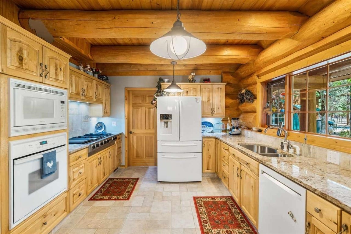 12107 Quartz Valley Road Fort Jones, CA 96032 - Photo 4 of 27 Gallery Image 4