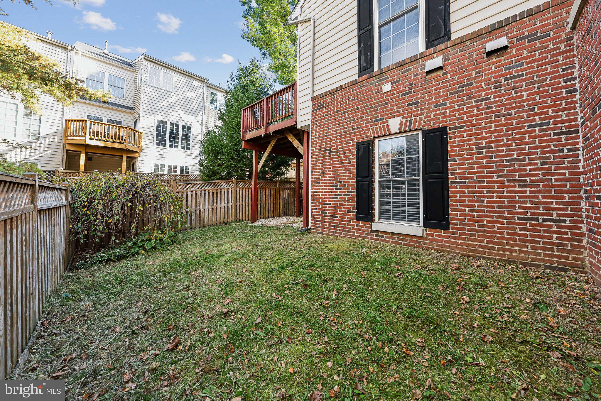 4237 Upper Park Drive Fairfax, VA 22030 - Photo 12 of 28 Fenced yard