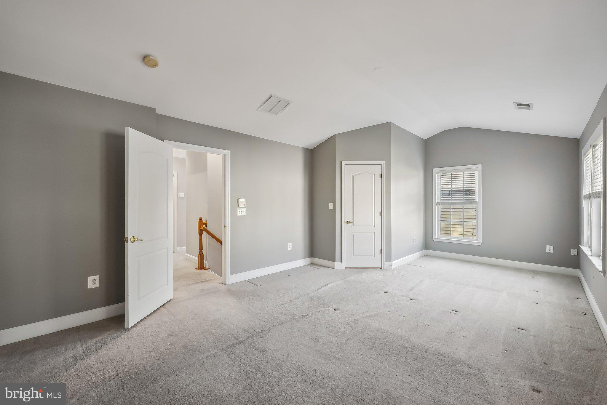 4237 Upper Park Drive Fairfax, VA 22030 - Photo 16 of 28 Large Primary suite