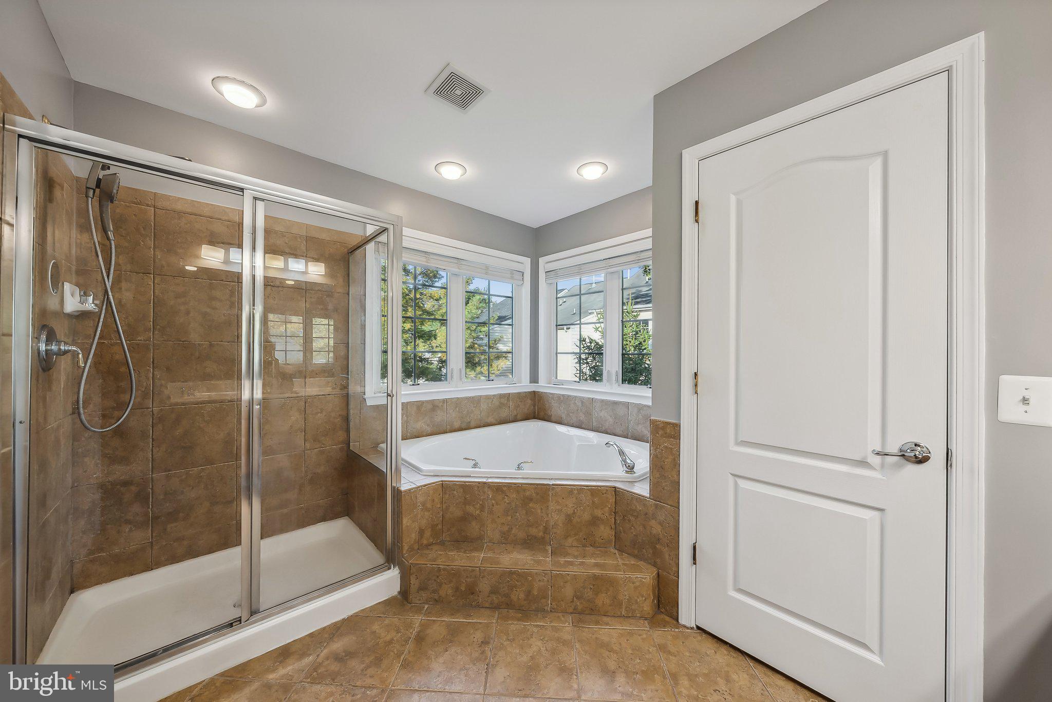 4237 Upper Park Drive Fairfax, VA 22030 - Photo 17 of 28 Primary bath with separate toilet room