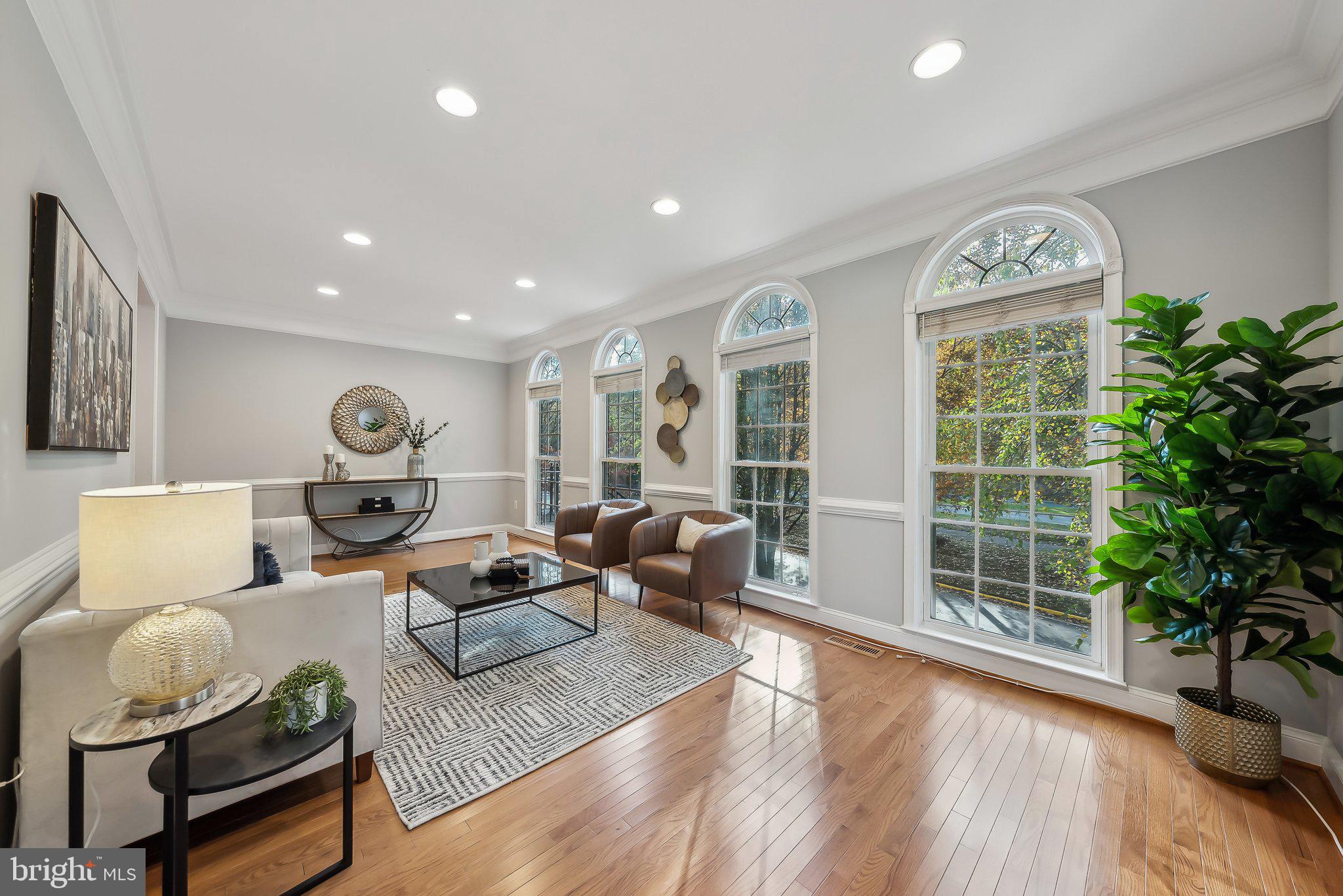 4237 Upper Park Drive Fairfax, VA 22030 - Photo 9 of 28 Look at those windows!