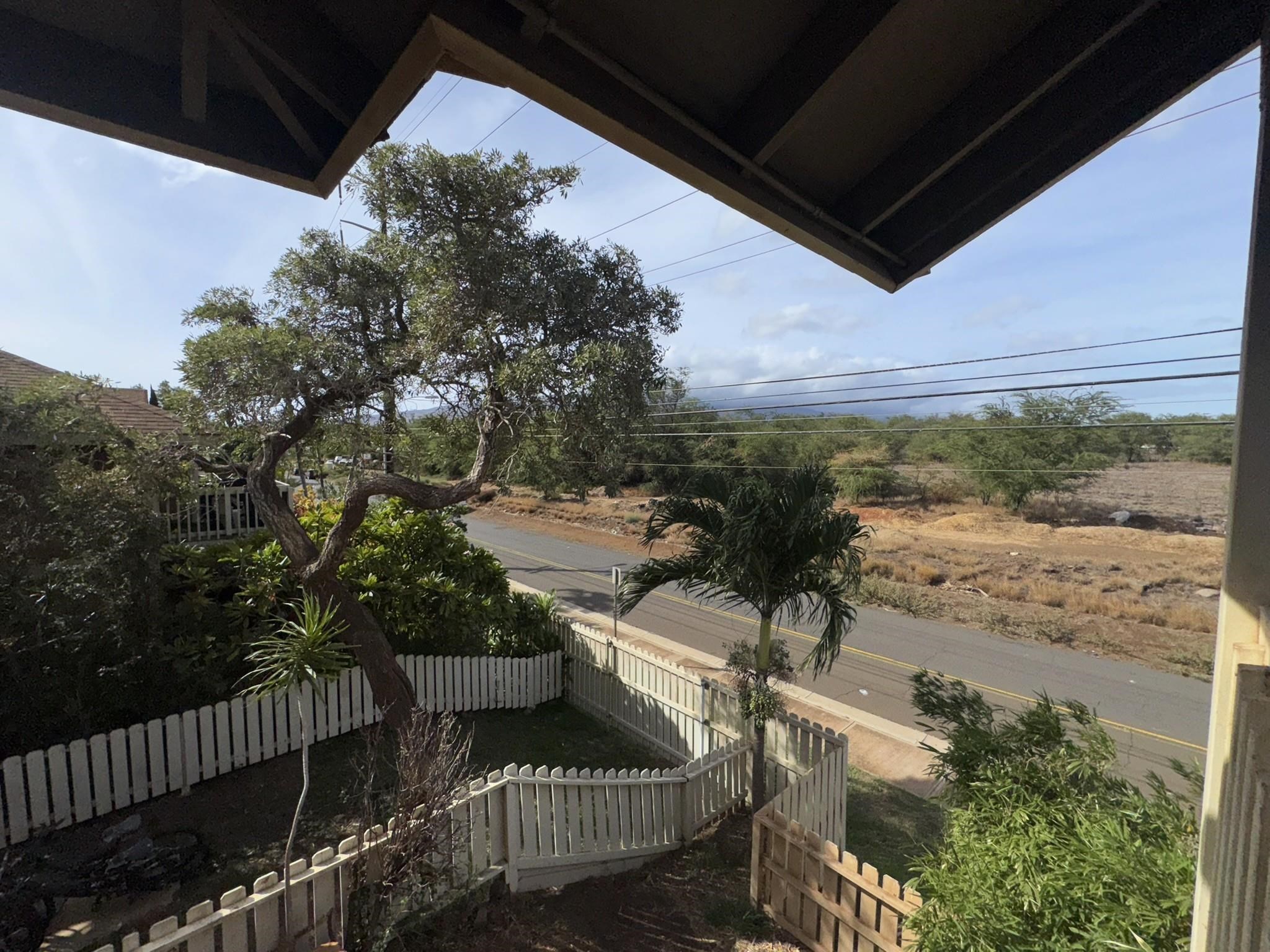 140 Uwapo Road, Unit 56204 Kihei, HI 96753 - Photo 27 of 40 a view of balcony with furniture