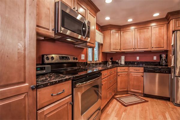 49 Meadowbrook Road Hanover, MA 02339 - Photo 8 of 18 Gallery Image 8