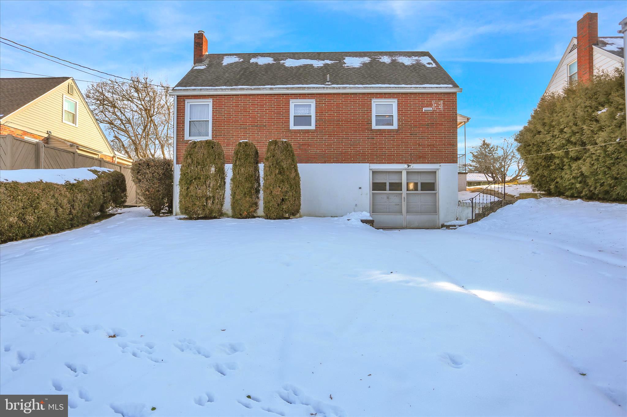 2413 Reading Boulevard Reading, PA 19609 - Photo 5 of 32 3I3A3655